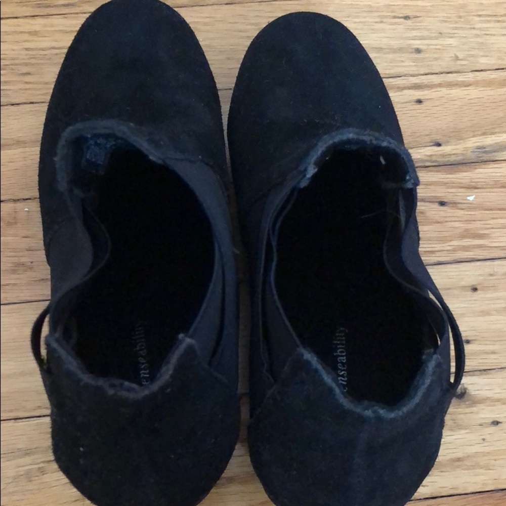 Shoes - Picture 3 of 7